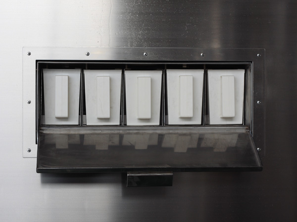 
		全自动工业洗衣机
	(图16)