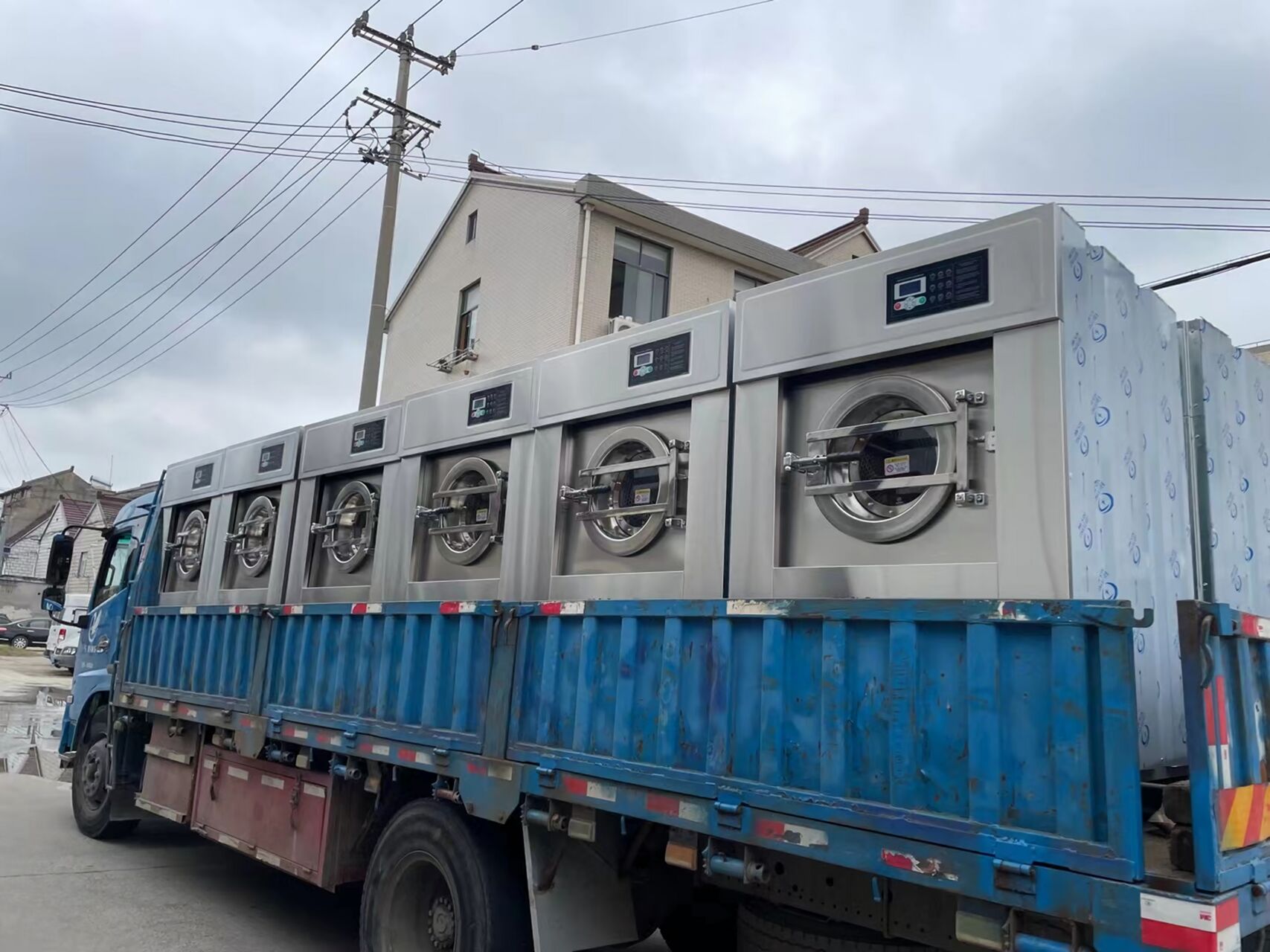 降低洗涤本钱，，，，，从一台靠谱的工业洗衣机最先